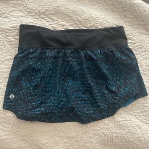 Lululemon 4 reg skirt